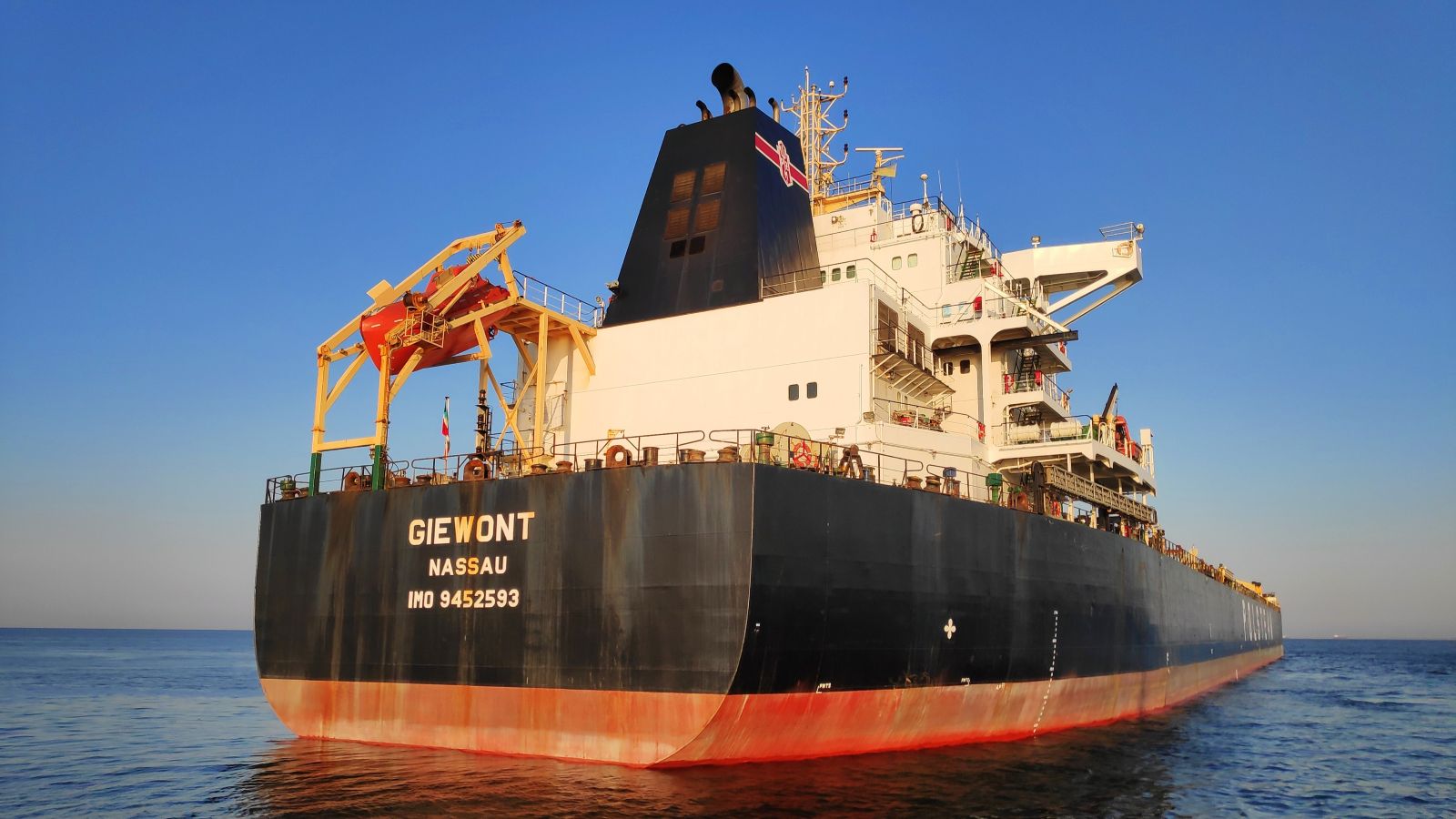 Draught survey at anchorage